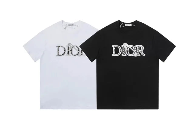 Camiseta Dior de Manga Curta com Bordado e Patch Exclusivo